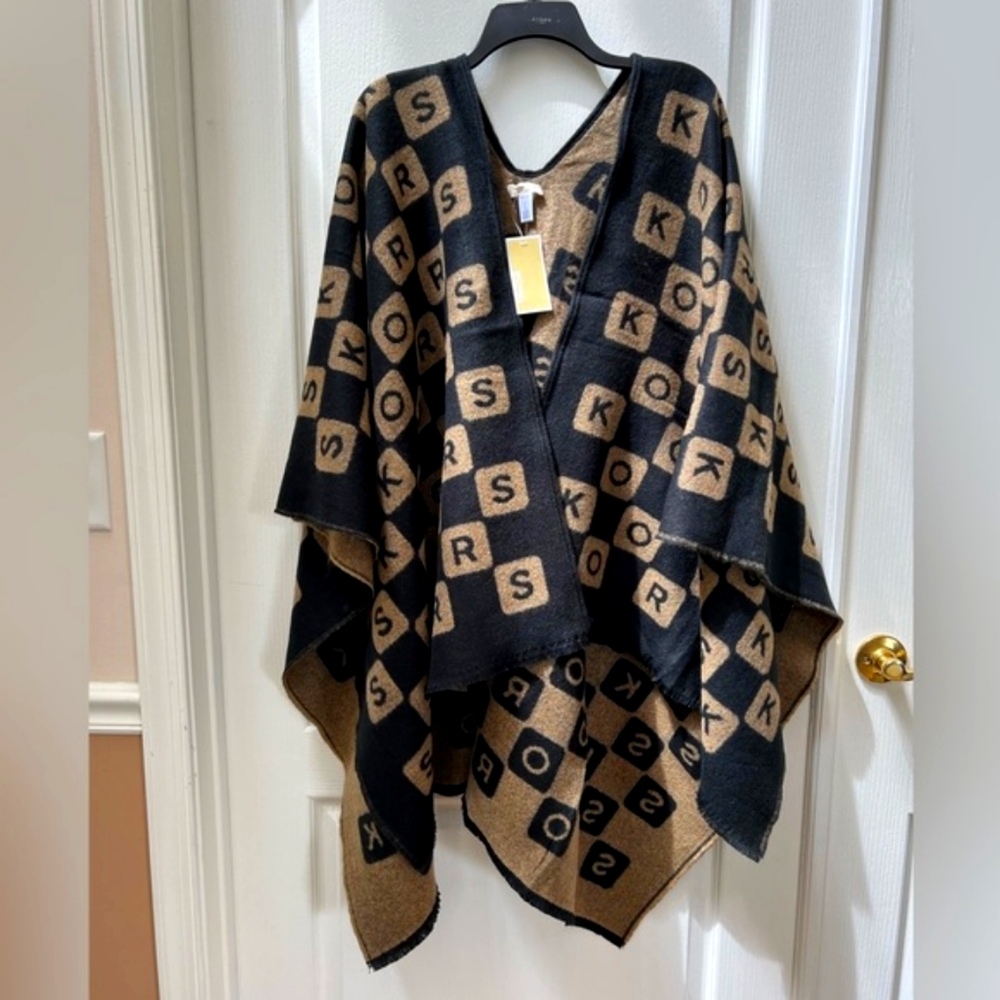 Michael Kors Logo Jacquard Fringed Poncho Cape Sweater Beige/Black
